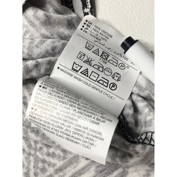 Old Navy Womens Relaxed Dolman Short Sleeve T Shirt Black Geo Summer Print L - Picture 10 of 11